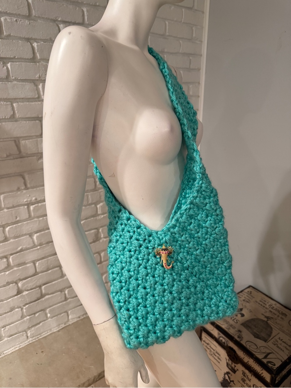 Handmade Chunky Crochet Turquoise Shoulder Tote Bag w/ Elephant Brooch Boho OOAK - Picture 2 of 6